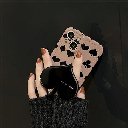 Silikonhülle mit Queen of Spades ♠ Accessoires für Apple – stylischer Rückseitenschutz mit symbolischer Bedeutung.