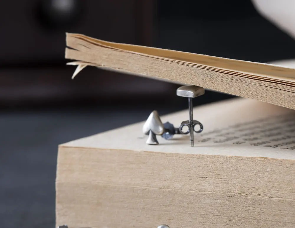 Pik Ohrstecker im Buch 925Silber