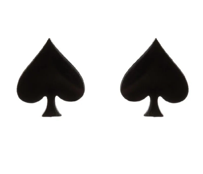 Schwarze Pik Ohr Stecker weißer Hintergrund ￼