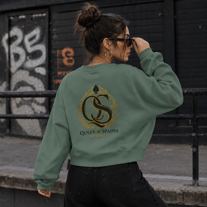 Queen of Spades Damen Sweatshirt mit rundem Hals und dezentem Pik-Symbol in Bio-Baumwolle