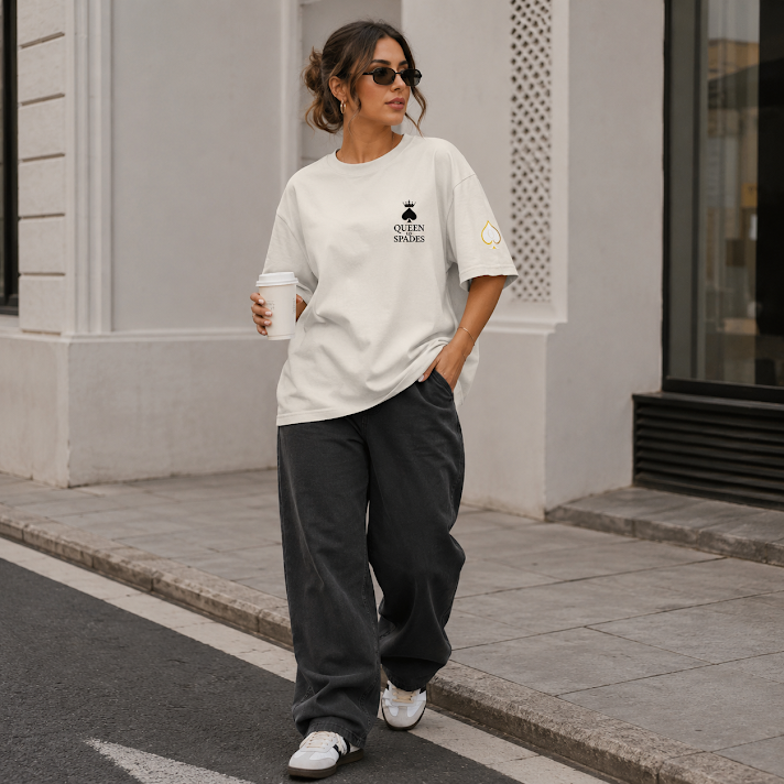 Queen of Spades Oversized T-Shirt mit faded vintage Look und Pik Spade-Logo