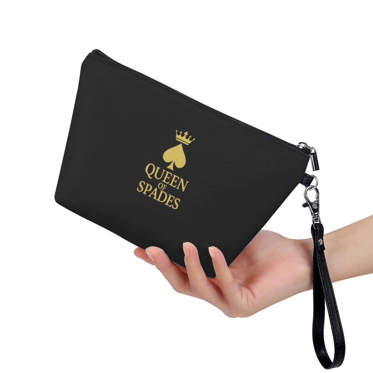 Hand Produktansicht der wasserfesten Queen of Spades Kosmetiktasche auf weißem Hintergrund.