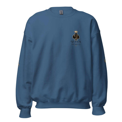 Queen of Spades Unisex Sweatshirt mit klassischem Rundhals und dezentem Spade-Logo in Indigo Blue